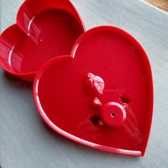 VTG 1991 M&M's Heart Shaped Box red pink cupid valentine's day music Mars, Inc - Picture 9 of 15